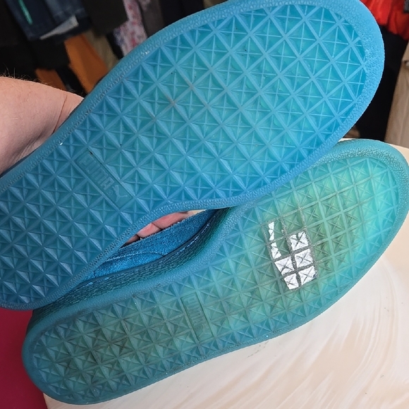 Puma Brand, Blue Kids Sneakers Youth Size 7. - Picture 6 of 12